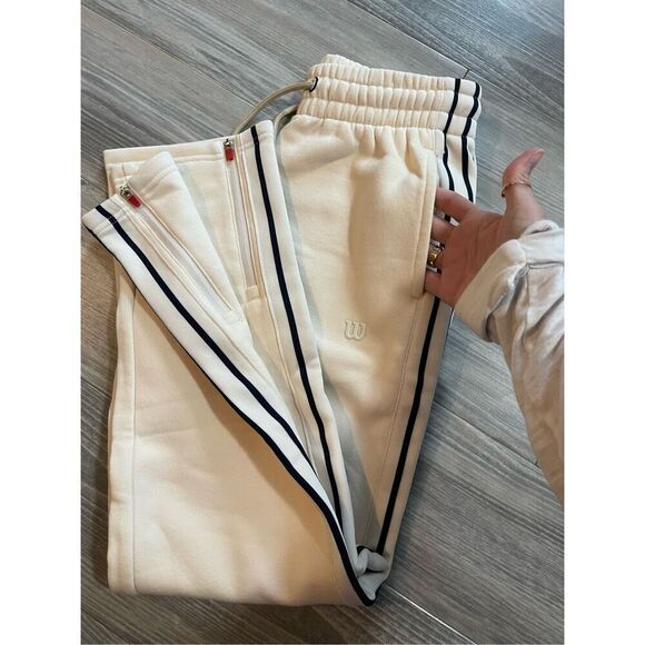 NWOT Wilson sweatpants & shorts 3 piece bundle Size M - Picture 11 of 16